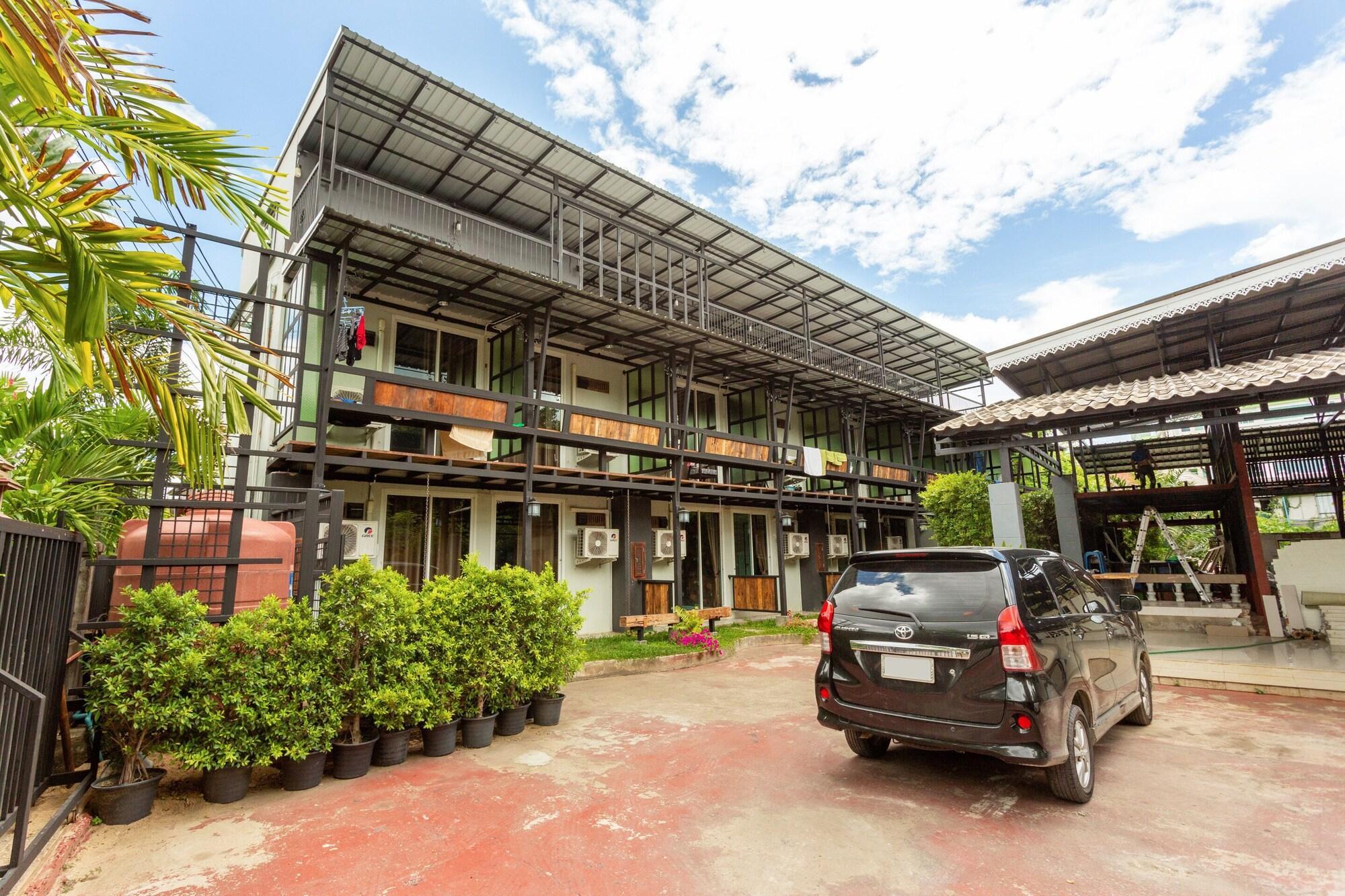 Capital O 1051 Pagoda House Chiang Mai Exterior foto